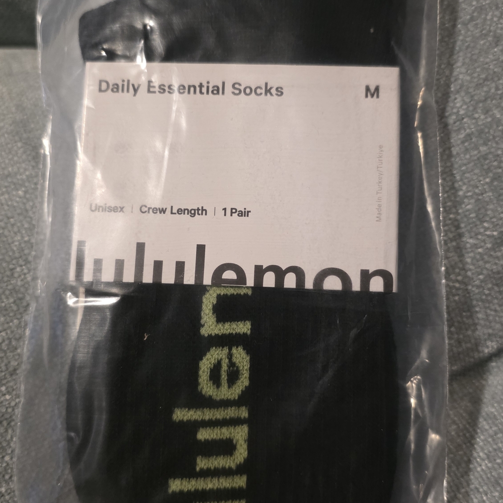 Essentials Black Crew Socks